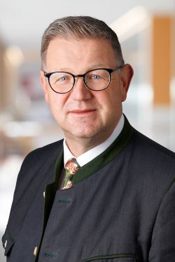Jakob Kabas, MAS MBA